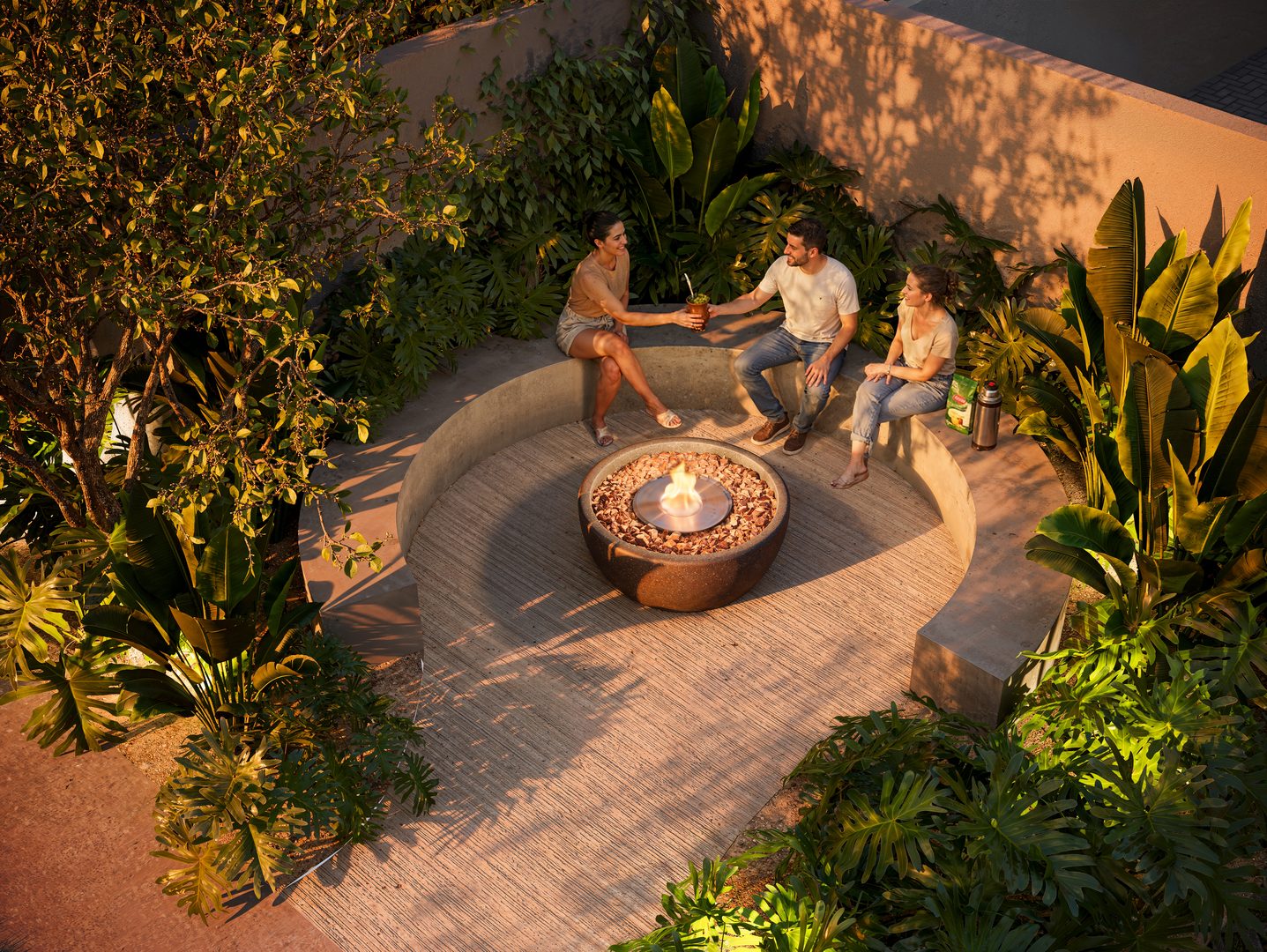 Fire Place Lounge